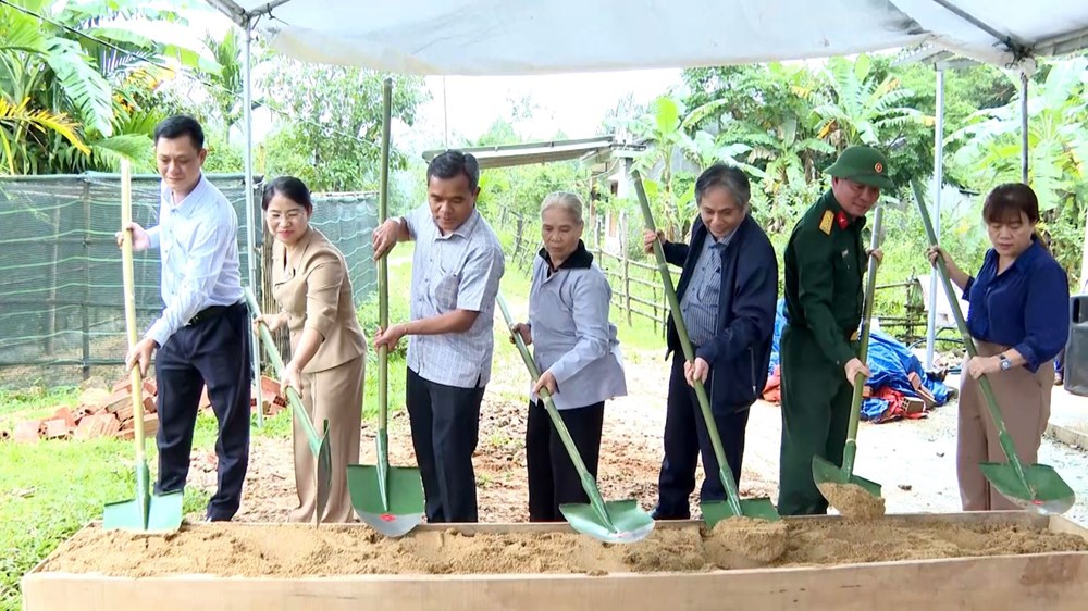 Hỗ trợ hơn 1,3 tỉ đồng cho các hộ dân có nhà bị thiệt hại do thiên tai  - ảnh 1