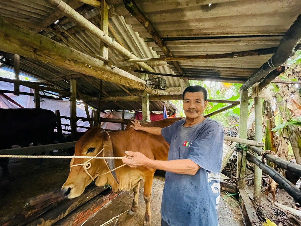 Xã Nghĩa Hành trao sinh kế cho người nghèo - ảnh 4