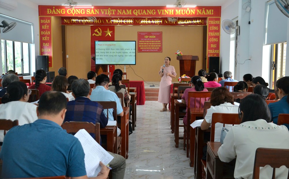 Xã Nghĩa Hành đưa thông tin giảm nghèo đến gần dân hơn - ảnh 5