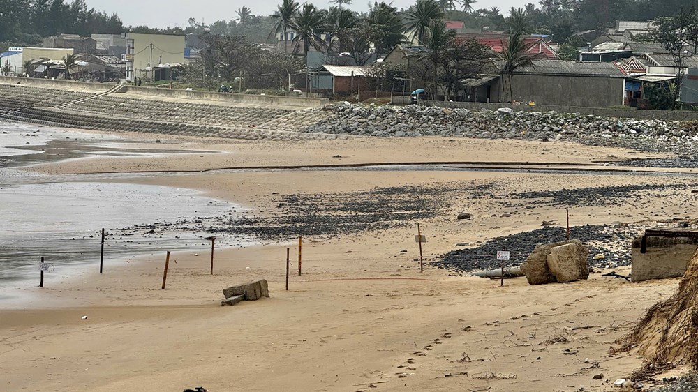 Bảo đảm an toàn tuyến cáp bị sóng đánh lộ thiên, cung cấp điện ổn định cho đặc khu Lý Sơn - ảnh 1