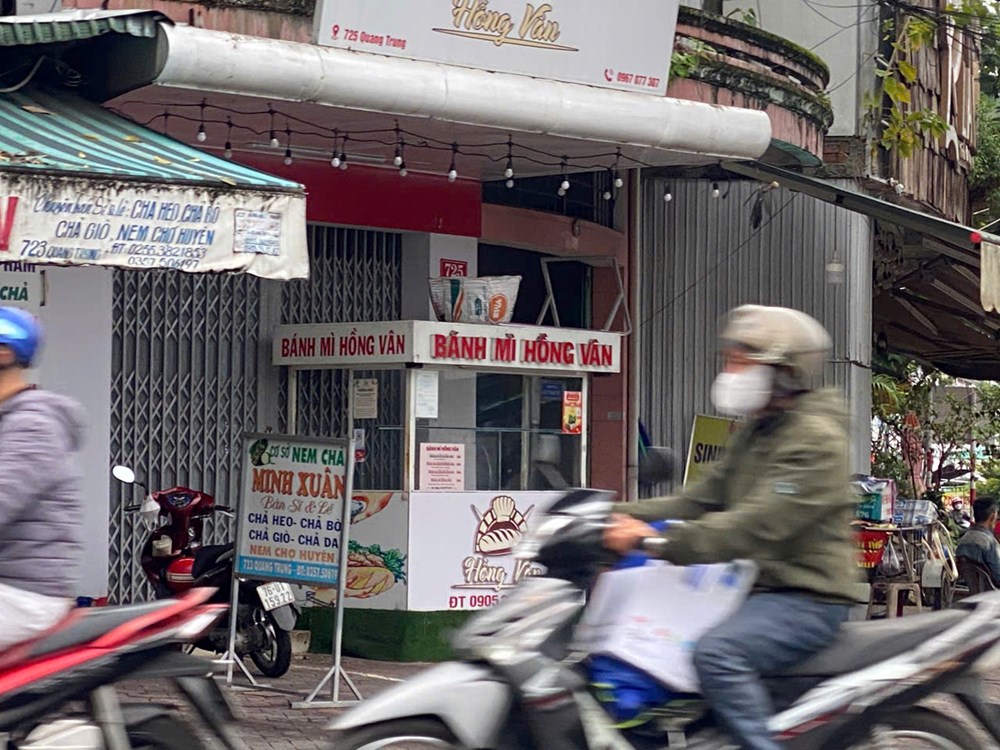 Cơ sở bánh mì Hồng Vân chưa xuất trình đầy đủ hồ sơ pháp lý, điều kiện ATTP - ảnh 1