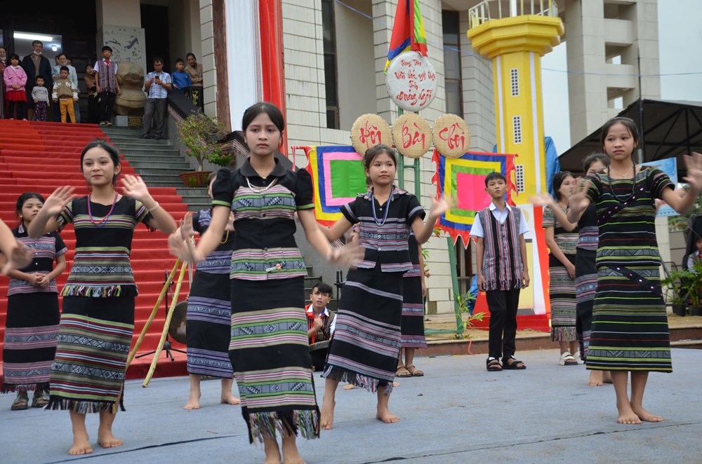 “Sắc màu thổ cẩm” tại Tuần Di sản Văn hoá Quảng Ngãi - ảnh 6