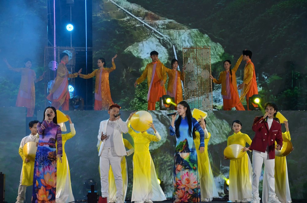 Ấn tượng Chương trình nghệ thuật “Quảng Ngãi chào năm mới 2026” - ảnh 5