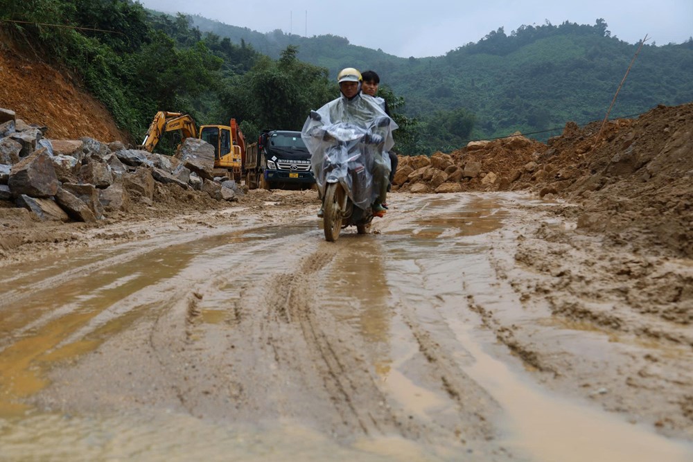 Tây Trà tập trung khắc phục sạt lở, giữ nhịp sống vùng cao - ảnh 1