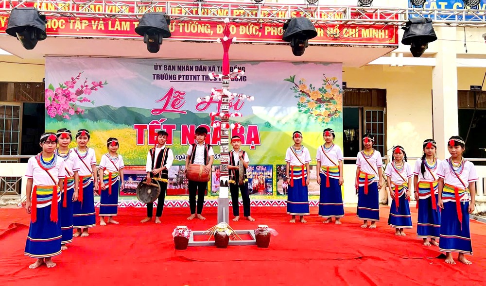 Giữ lửa di sản Tết Ngã rạ trong trường học vùng cao - ảnh 1