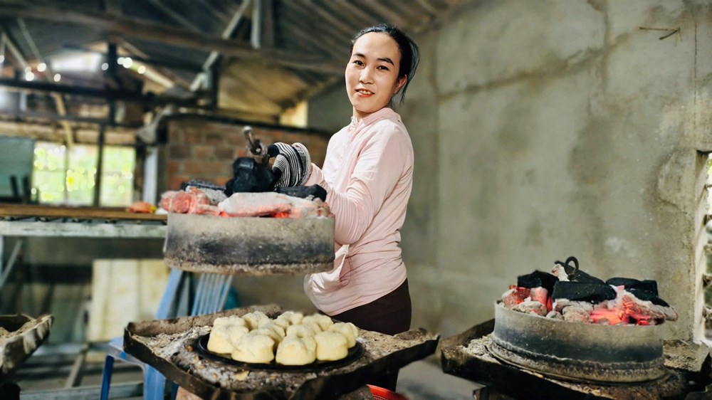 Nghề làm bánh thuẫn – giữ một phần kí ức Tết quê - ảnh 1