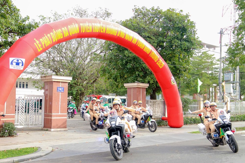 Quảng Ngãi ra quân hưởng ứng Năm An toàn giao thông 2026 - ảnh 4