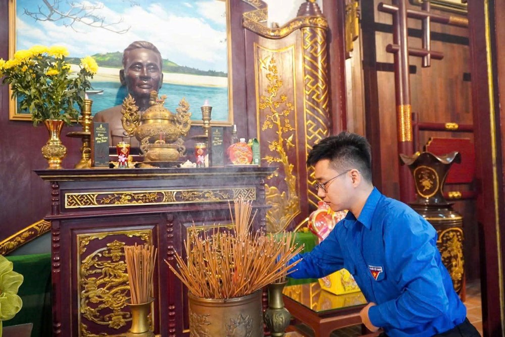 Tuổi trẻ Quảng Ngãi hành trình về địa chỉ đỏ - ảnh 3