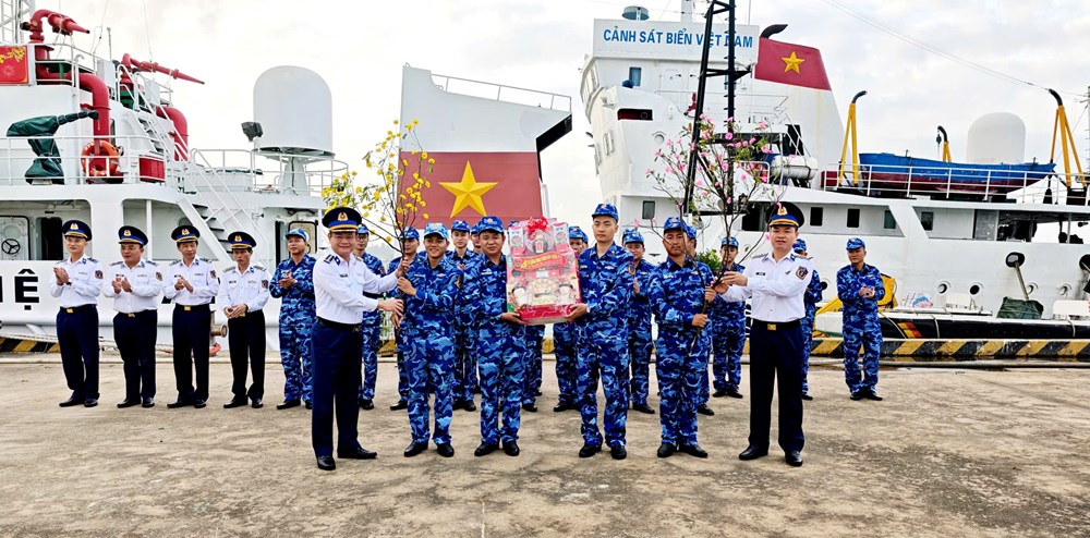 Vùng Cảnh sát biển 2 sẵn sàng chiến đấu, giữ bình yên biển đảo - ảnh 1