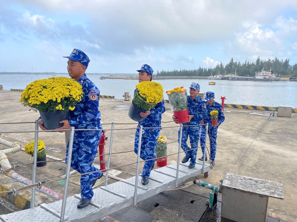 Vùng Cảnh sát biển 2 sẵn sàng chiến đấu, giữ bình yên biển đảo - ảnh 3