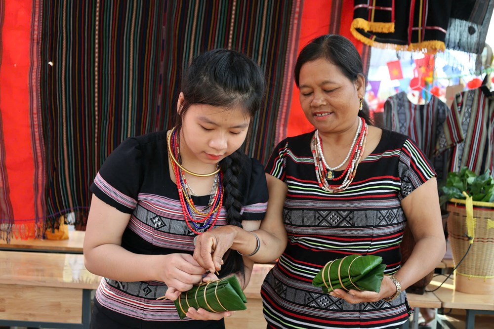 “Tết của những sắc màu” – Nơi hội tụ bản sắc các dân tộc tỉnh Quảng Ngãi - ảnh 4