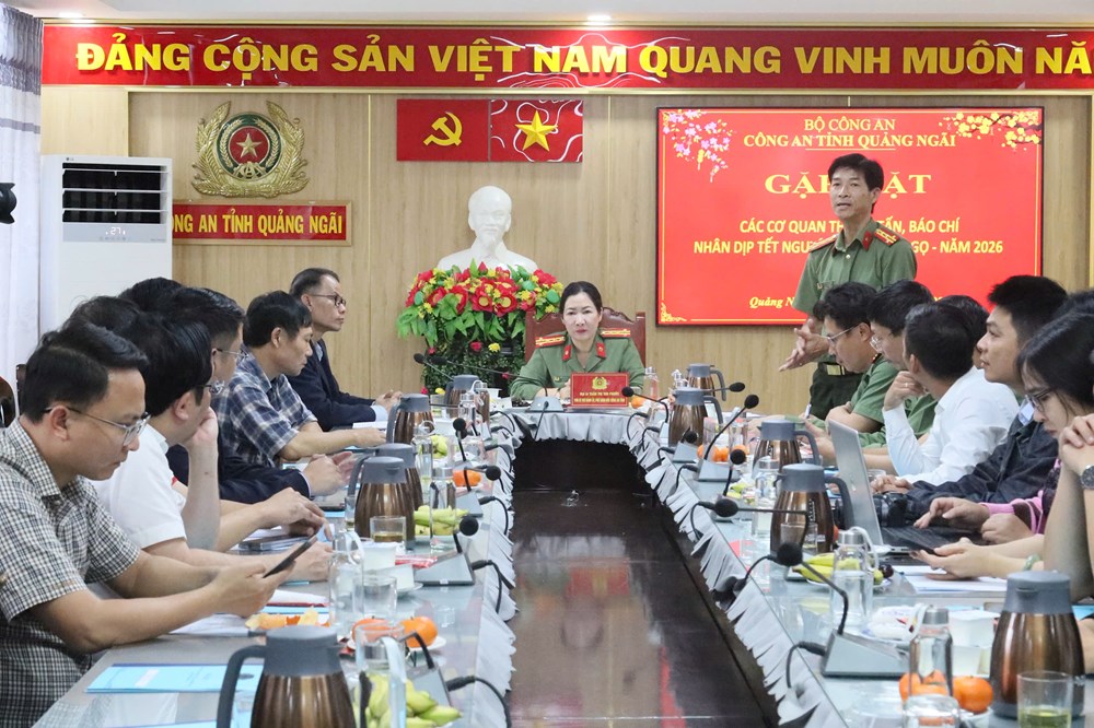 Báo chí đồng hành cùng Công an Quảng Ngãi giữ gìn bình yên địa phương - ảnh 1
