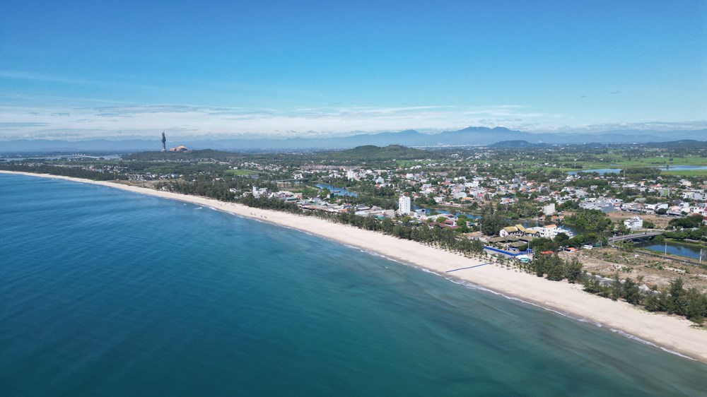 Mở cửa tuyến phố đi bộ ven biển Mỹ Khê từ ngày 7.2 - ảnh 1