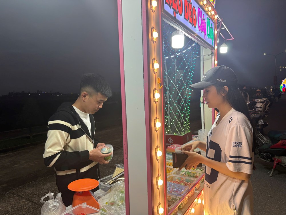 Phố đêm sông Trà – Điểm hẹn văn hóa mới bên bờ Nam Trà Khúc - ảnh 3