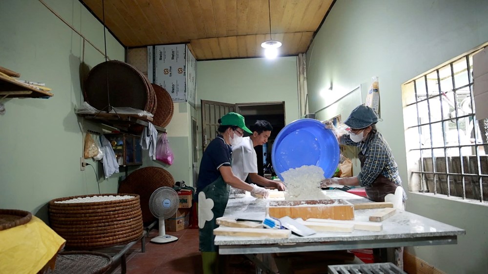 Bánh in truyền thống Thu Xà “vào mùa”, sản lượng tăng gấp 15 lần dịp Tết - ảnh 1