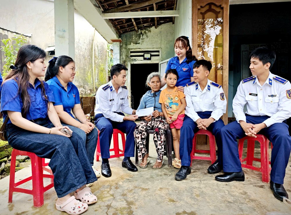 Khi mùa Xuân ở lại với những người lính biển - ảnh 5