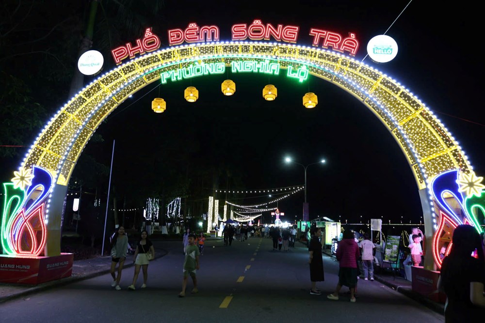 Phố đêm Sông Trà chính thức vận hành, tạo điểm nhấn cho kinh tế đô thị Quảng Ngãi - ảnh 12