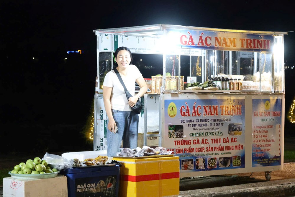 Phố đêm Sông Trà chính thức vận hành, tạo điểm nhấn cho kinh tế đô thị Quảng Ngãi - ảnh 8