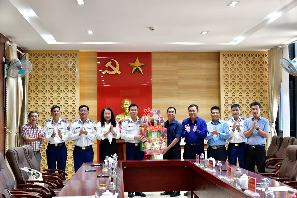 Xuân ấm áp nơi đầu sóng – Thắm đượm nghĩa tình quân dân Lý Sơn - ảnh 5