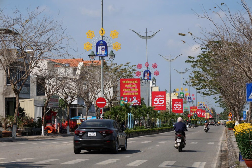 Quảng Ngãi rực rỡ sắc Xuân, sẵn sàng đón Tết - ảnh 10