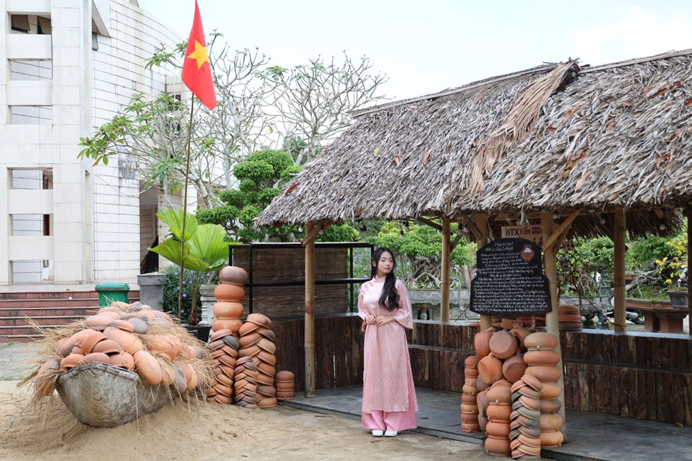 Rộn ràng không gian “Tết và Lễ hội mùa Xuân” tại Bảo tàng tổng hợp tỉnh Quảng Ngãi - ảnh 5