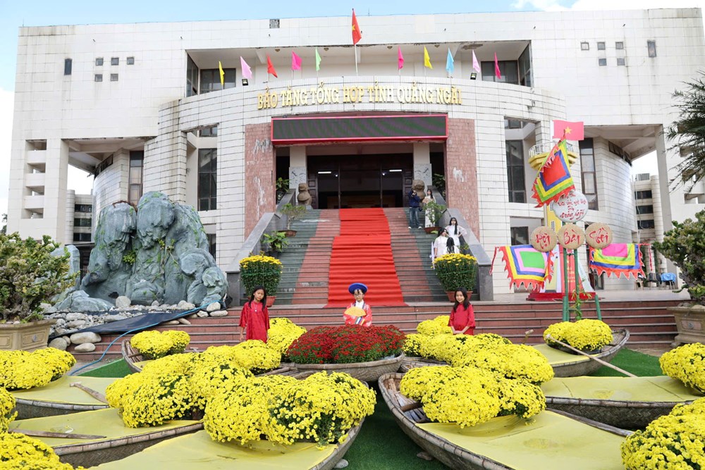 Rộn ràng không gian “Tết và Lễ hội mùa Xuân” tại Bảo tàng tổng hợp tỉnh Quảng Ngãi - ảnh 6