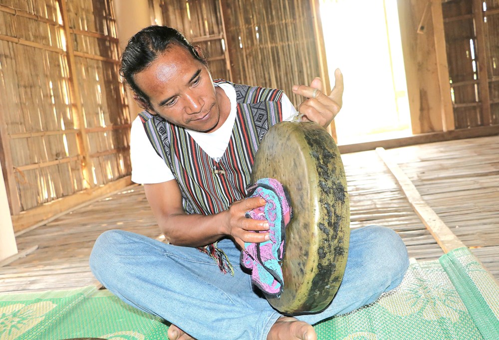 Khi tiếng chiêng ba thức giấc giữa đại ngàn Quảng Ngãi - ảnh 4