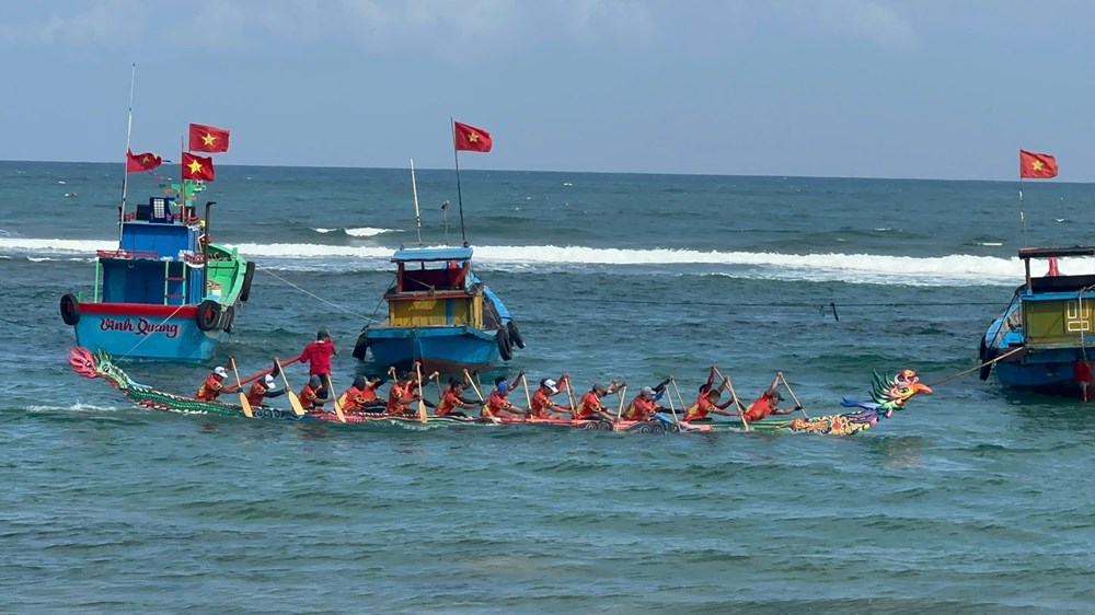 Nhịp chèo khai Xuân nơi làng biển Phước Thiện 1 - ảnh 4