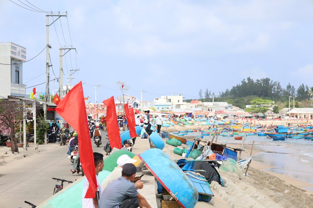 Nhịp chèo khai Xuân nơi làng biển Phước Thiện 1 - ảnh 3