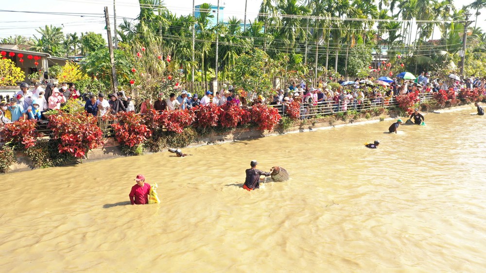 Giữ hồn văn hóa qua Lễ hội Úp nơm đầu Xuân - ảnh 3