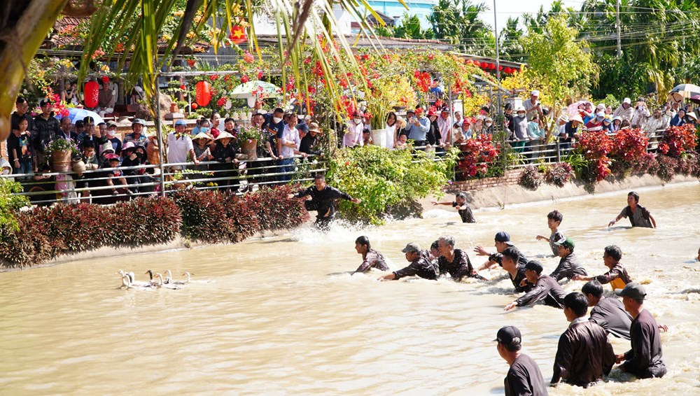 Giữ hồn văn hóa qua Lễ hội Úp nơm đầu Xuân - ảnh 4