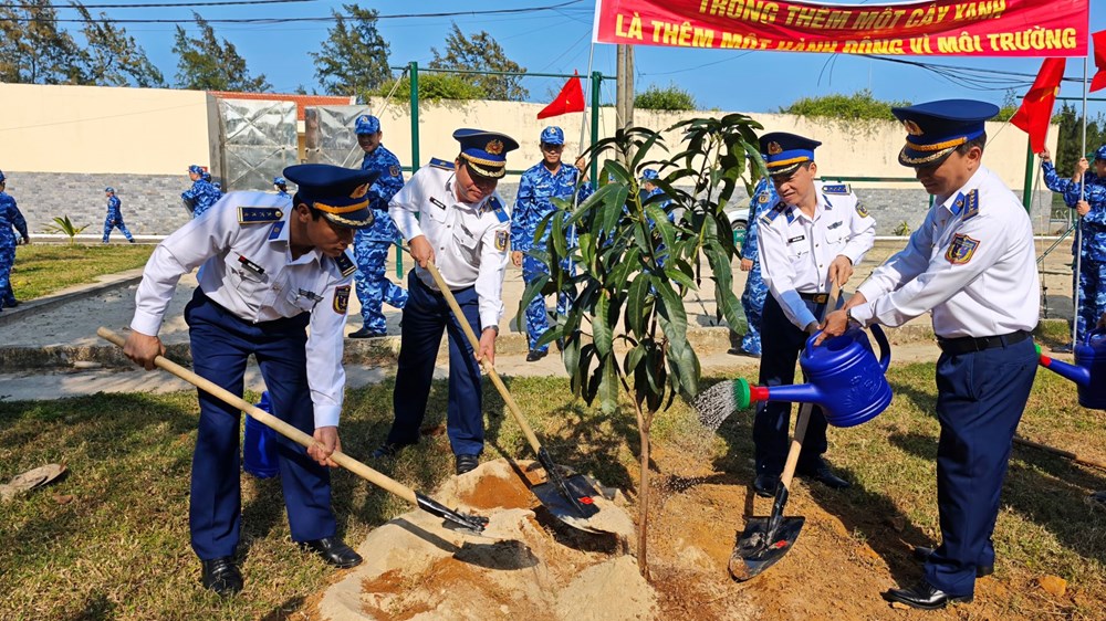 Vùng Cảnh sát biển 2 trồng cây đầu Xuân, quyết tâm hoàn thành nhiệm vụ 2026 - ảnh 2