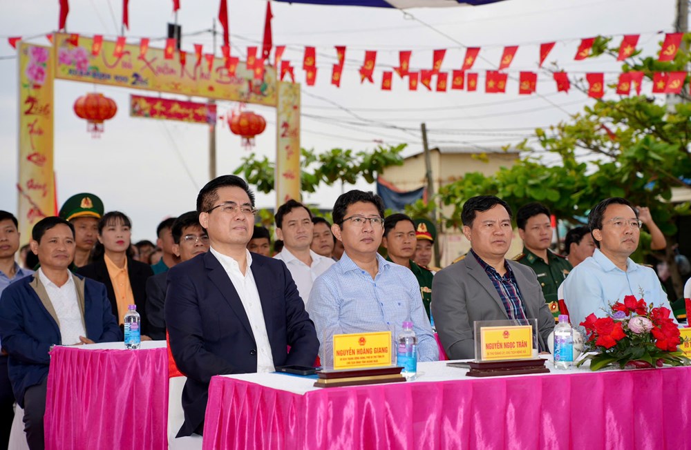 Khai thác văn hóa bản địa gắn với du lịch biển, mở hướng phát triển bền vững cho Vạn Tường - ảnh 1