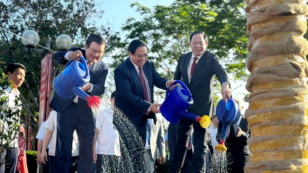 Dâng hương kỉ niệm 120 năm Ngày sinh Thủ tướng Phạm Văn Đồng - ảnh 7