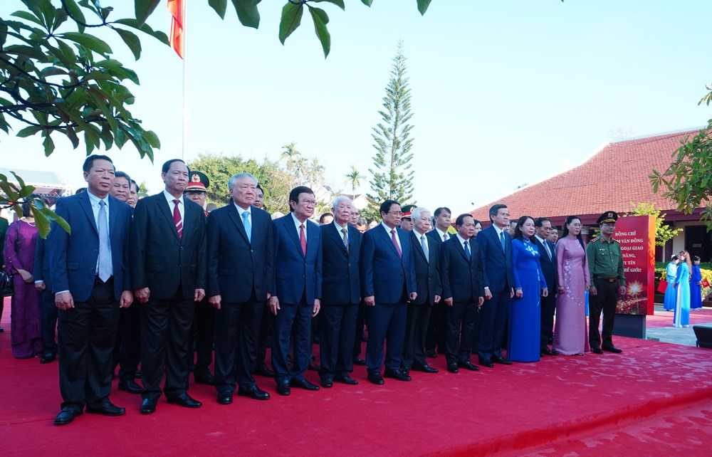 Dâng hương kỉ niệm 120 năm Ngày sinh Thủ tướng Phạm Văn Đồng - ảnh 1