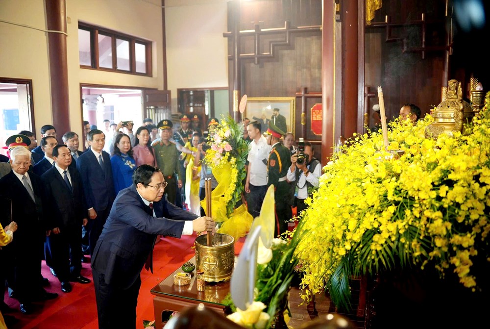 Dâng hương kỉ niệm 120 năm Ngày sinh Thủ tướng Phạm Văn Đồng - ảnh 2