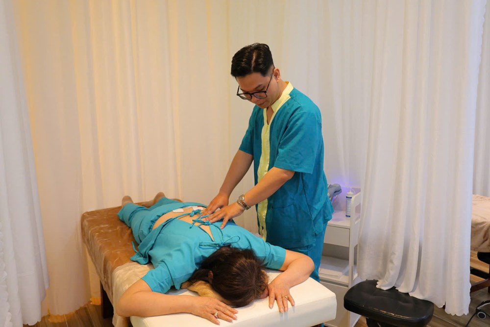 Đưa mô hình phục hồi chức năng tiên tiến đến gần người bệnh ở Quảng Ngãi - ảnh 5