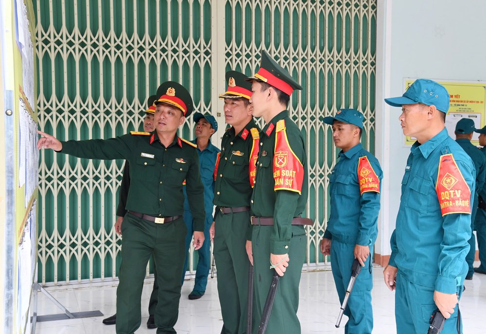 Lực lượng vũ trang Quảng Ngãi chủ động bảo đảm an ninh cho ngày hội bầu cử - ảnh 4