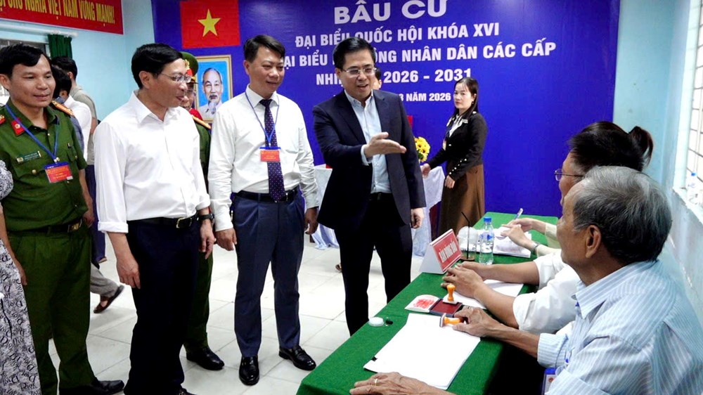 Gần 96% cử tri tham gia bỏ phiếu, nhiều địa phương đạt tỉ lệ 100% - ảnh 3