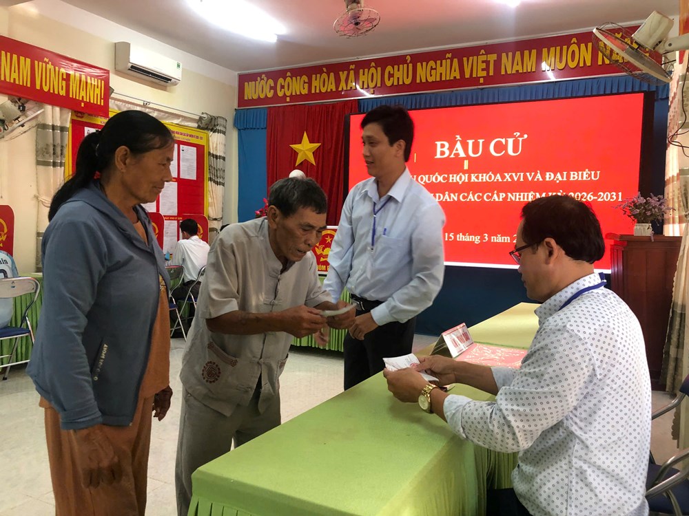 Ngày hội non sông trên đảo tiền tiêu Lý Sơn - ảnh 2