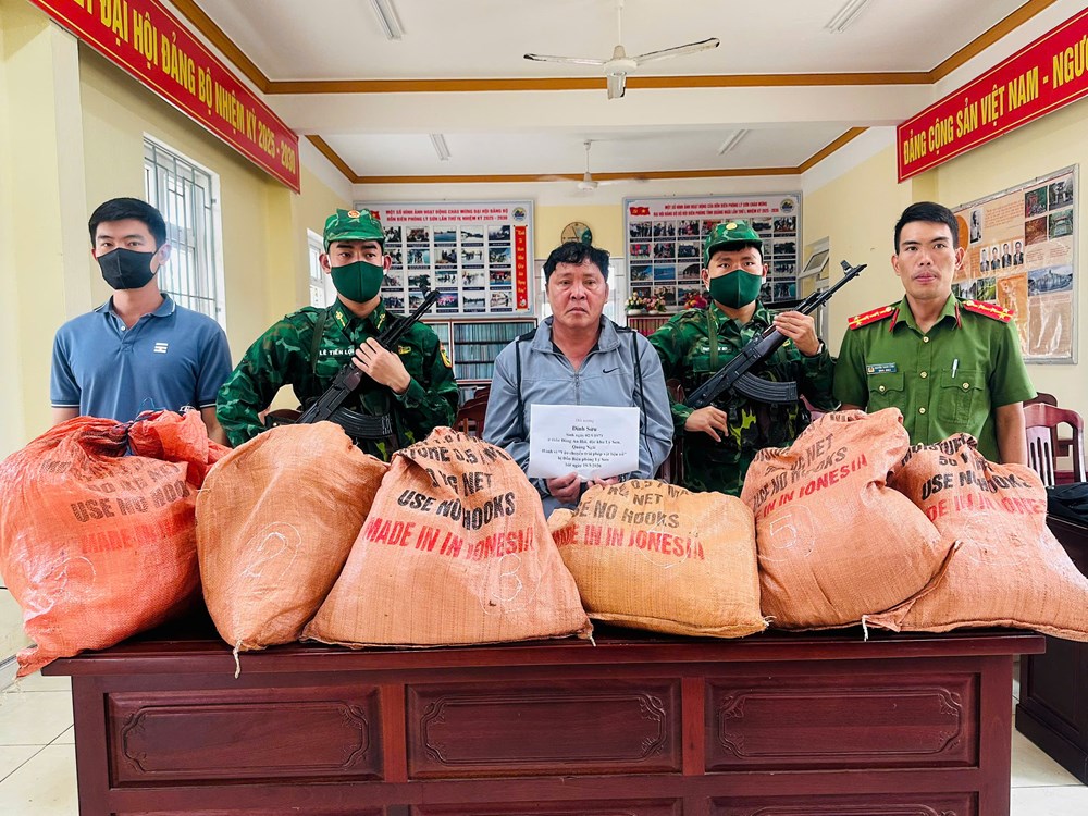 Bắt quả tang đối tượng vận chuyển gần 100kg thuốc nổ tại đặc khu Lý Sơn - ảnh 3