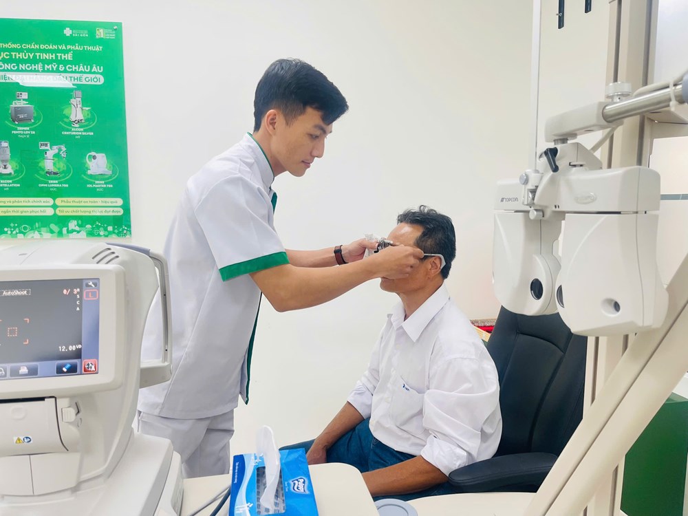 Người dân Quảng Ngãi thêm cơ hội tiếp cận dịch vụ nhãn khoa hiện đại - ảnh 3