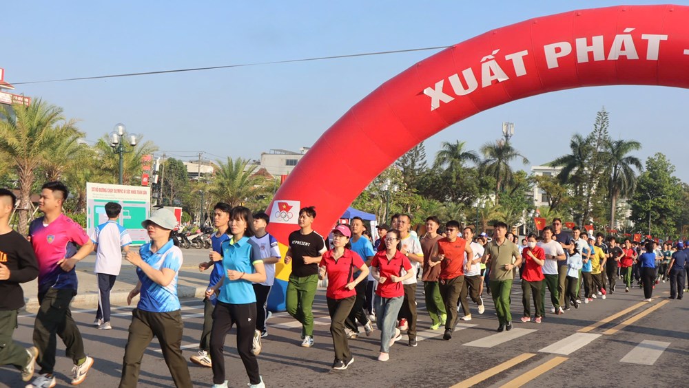 Sôi động Ngày chạy Olympic vì sức khỏe toàn dân – Vì an ninh Tổ quốc - ảnh 3