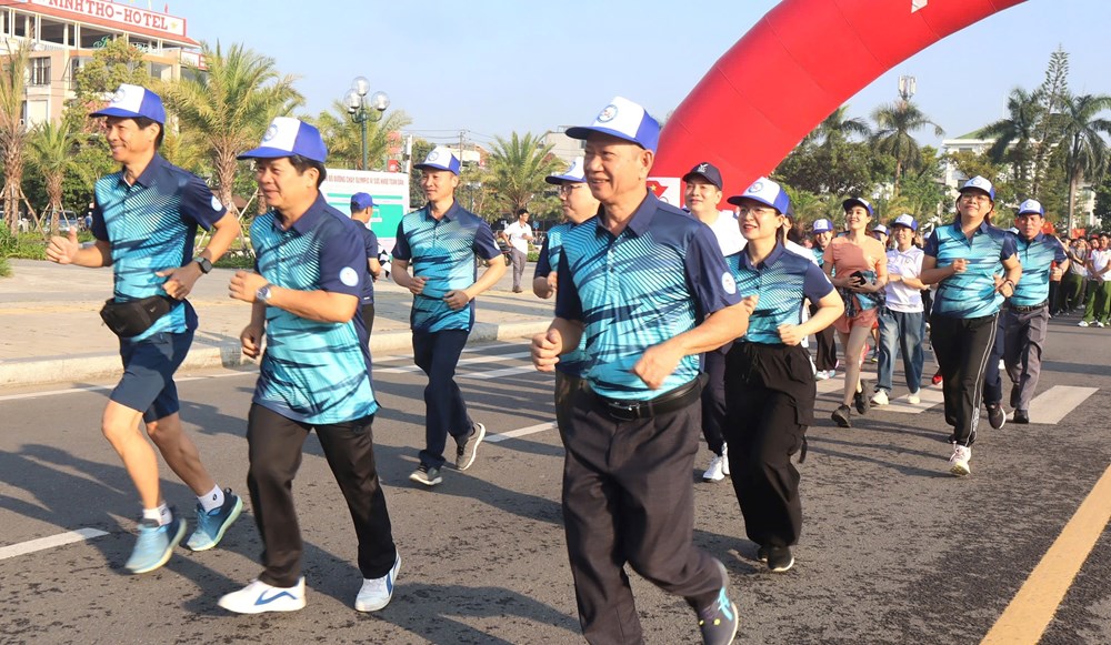 Sôi động Ngày chạy Olympic vì sức khỏe toàn dân – Vì an ninh Tổ quốc - ảnh 4
