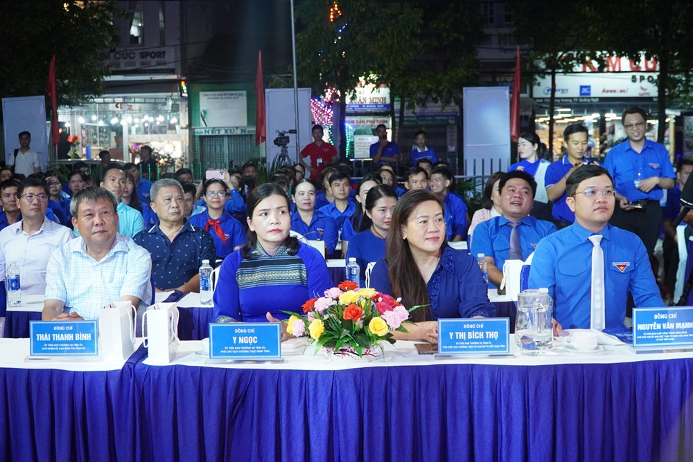 Tuổi trẻ Quảng Ngãi tự hào tiếp nối truyền thống 95 năm Đoàn TNCS Hồ Chí Minh - ảnh 1