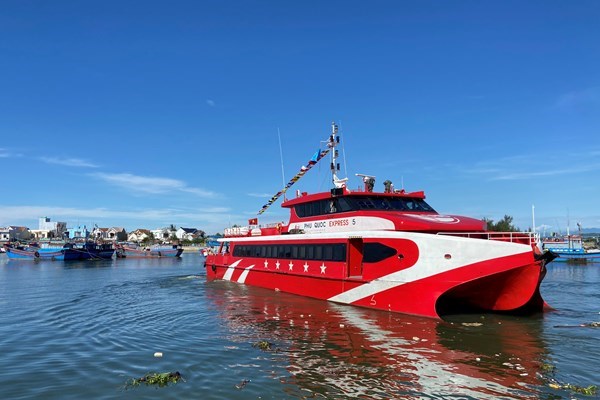 Tàu cao tốc Phú Quốc Express hoạt động trở lại tuyến Sa Kỳ - Lý Sơn - ảnh 2
