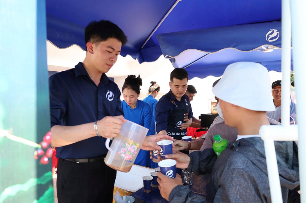 Quảng Ngãi trở lại ấn tượng, cầm hòa Lâm Đồng ngày ra quân - ảnh 8