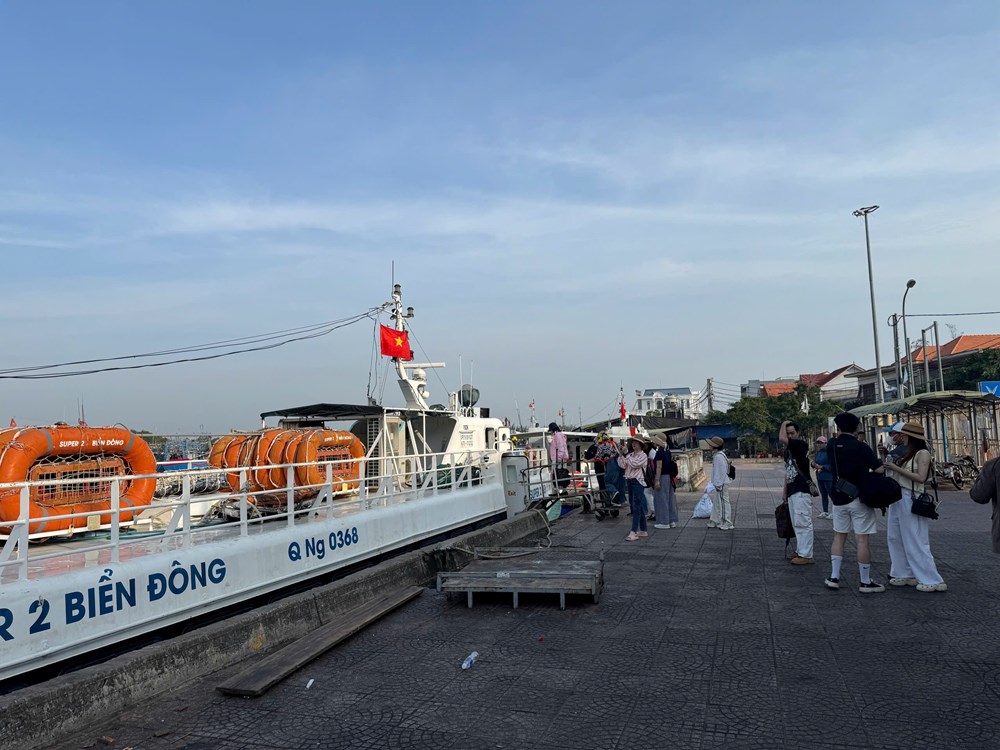 Giá vé tàu Sa Kỳ – Lý Sơn tiếp tục giảm từ ngày 30.3, kích cầu du lịch  - ảnh 1