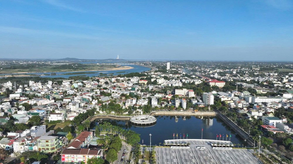 Người có nhà cách nơi làm việc từ 30 km trở lên được hưởng chính sách nhà ở xã hội - ảnh 1