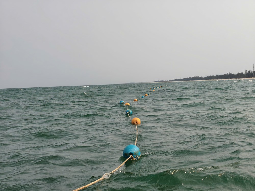 Khoanh vùng khu vực tắm biển an toàn tại Mỹ Khê trước mùa cao điểm du lịch - ảnh 4